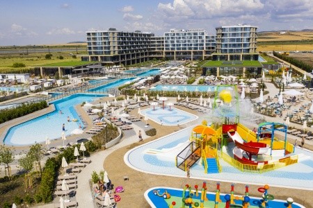 Wave Resort